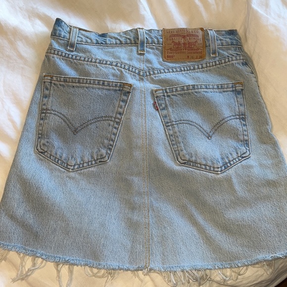Levi’s denim skirt - Picture 2 of 2